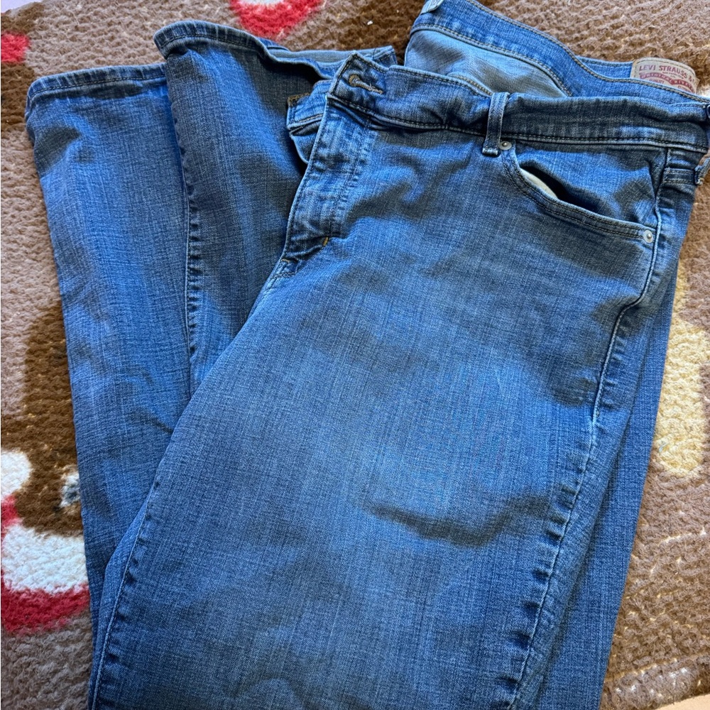 Levi’s classic straight jeans - lots of wear left, too big for me - Picture 4 of 4